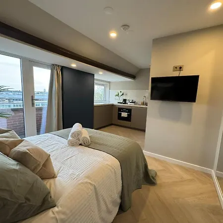Апартаменты The Glamorous Chic Garden View R4 *